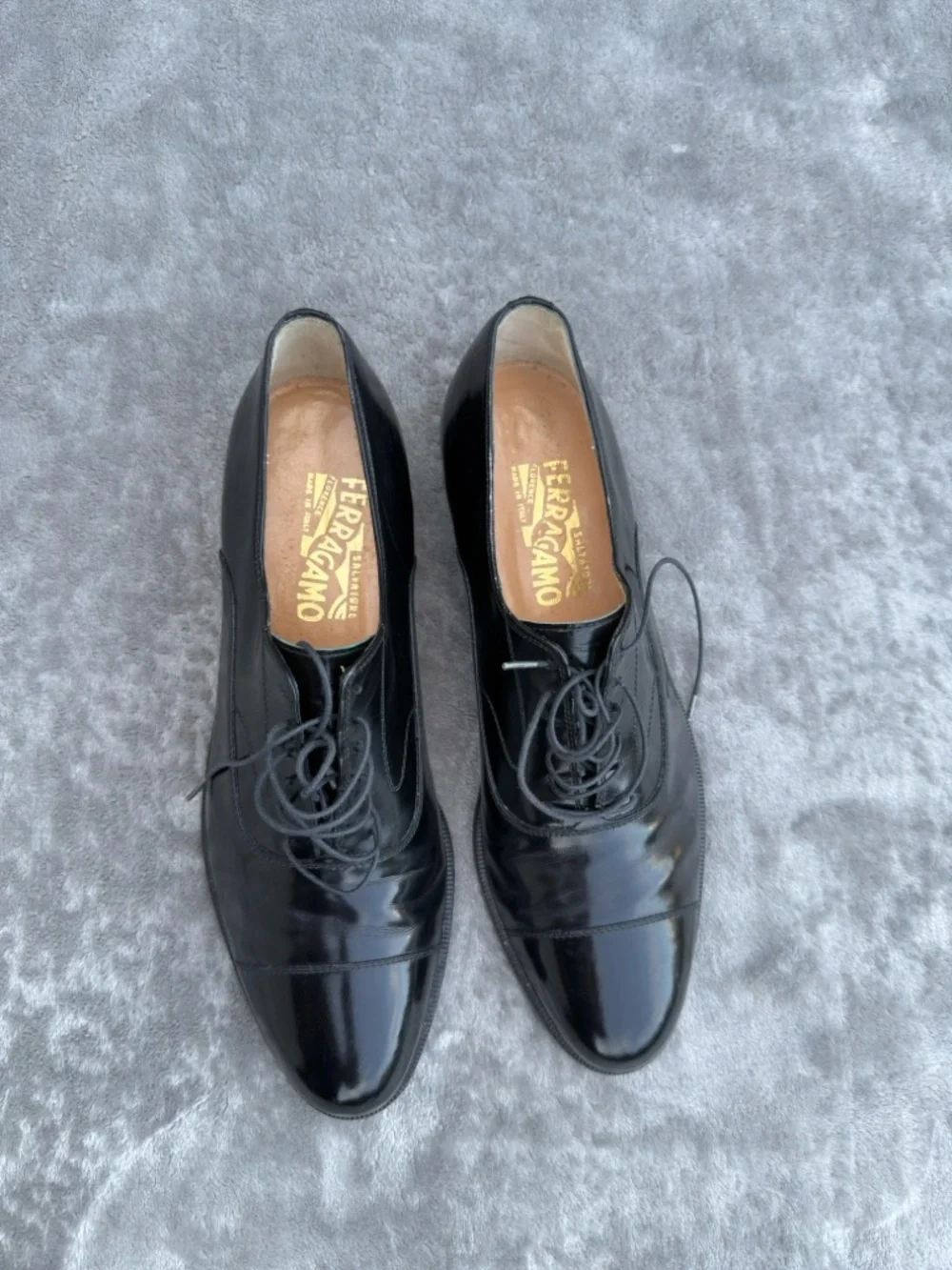 Salvatore Ferragamo Black Leather Cap-Toe Oxford Dress  Slim Fit Shoes